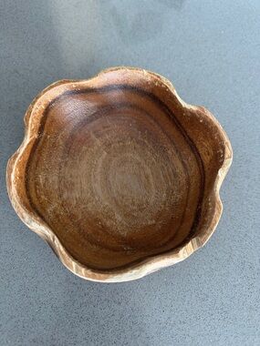 Handcrafted Wooden Scalloped Bowl - Warm Brown